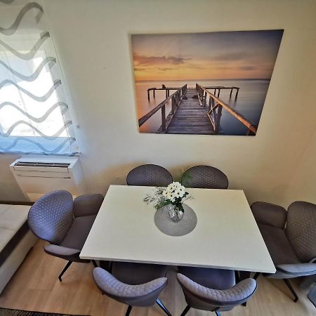 Apartment Liznjan Bagian luar foto