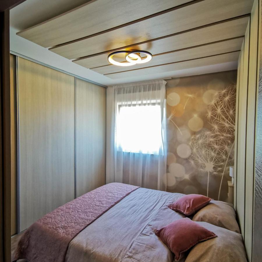 Apartment Liznjan Bagian luar foto