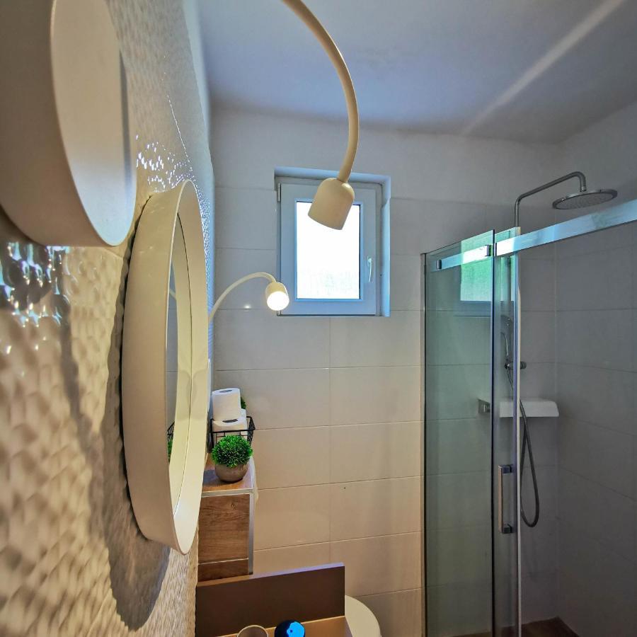 Apartment Liznjan Bagian luar foto