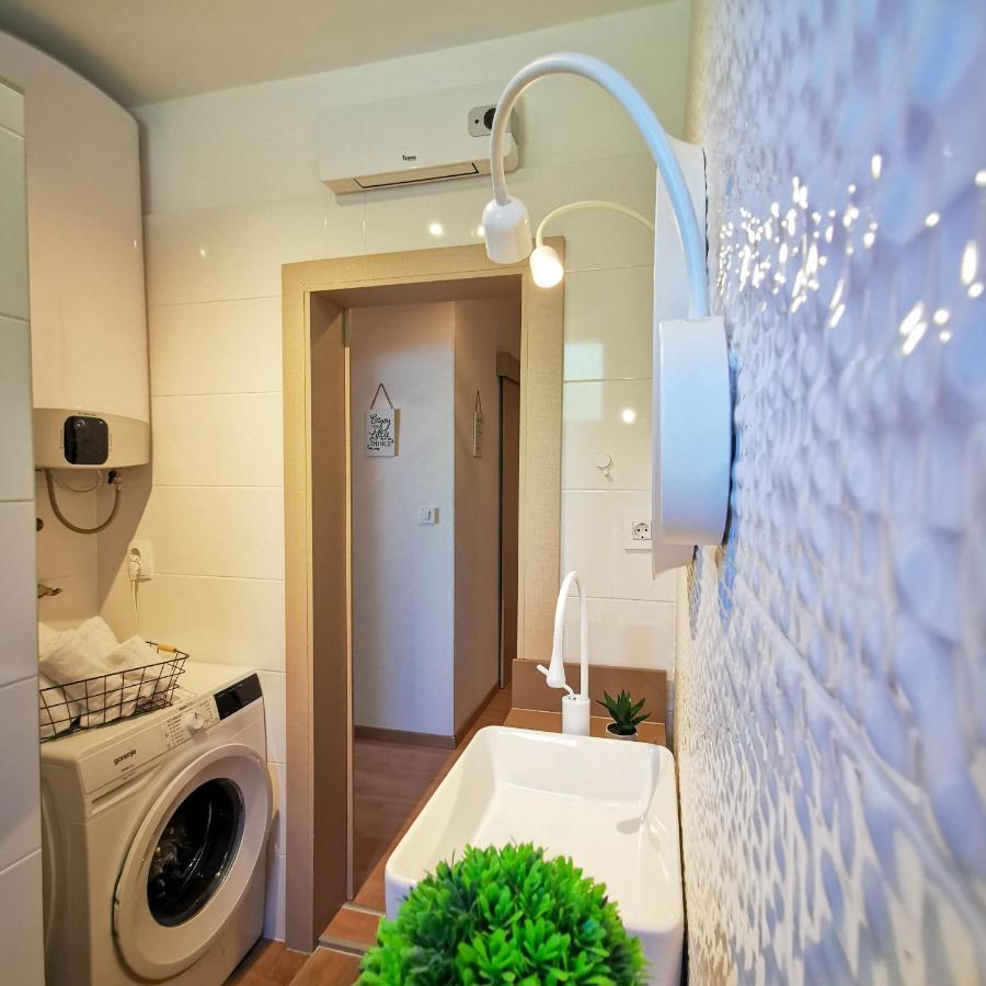 Apartment Liznjan Bagian luar foto