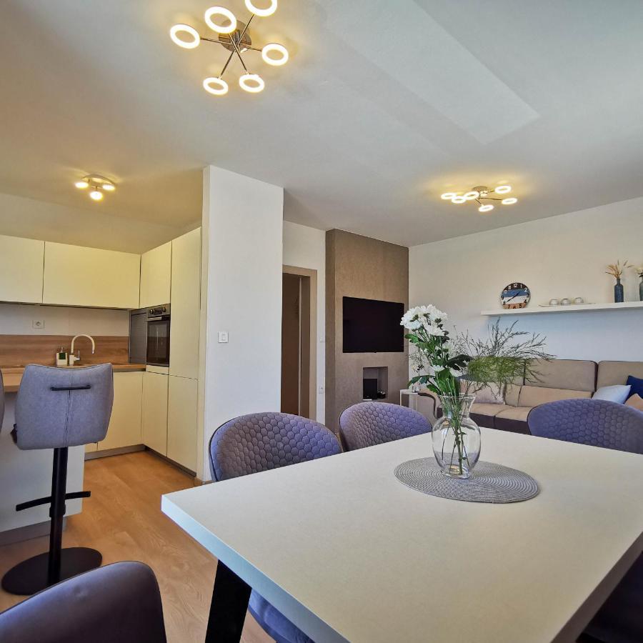Apartment Liznjan Bagian luar foto